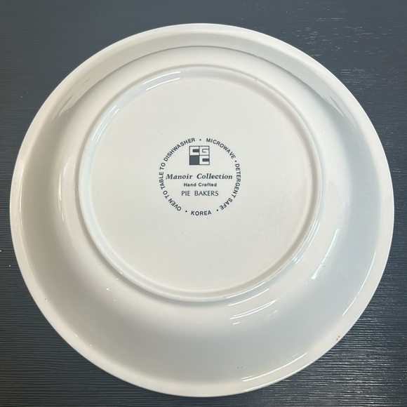 Vintage Strawberry Pie Baking Dish White Ceramic Bakeware Made in Korea - Picture 14 of 15